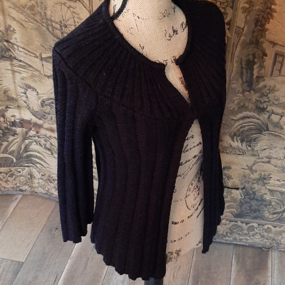 Simply Vera Wang black sweater - Picture 3 of 7